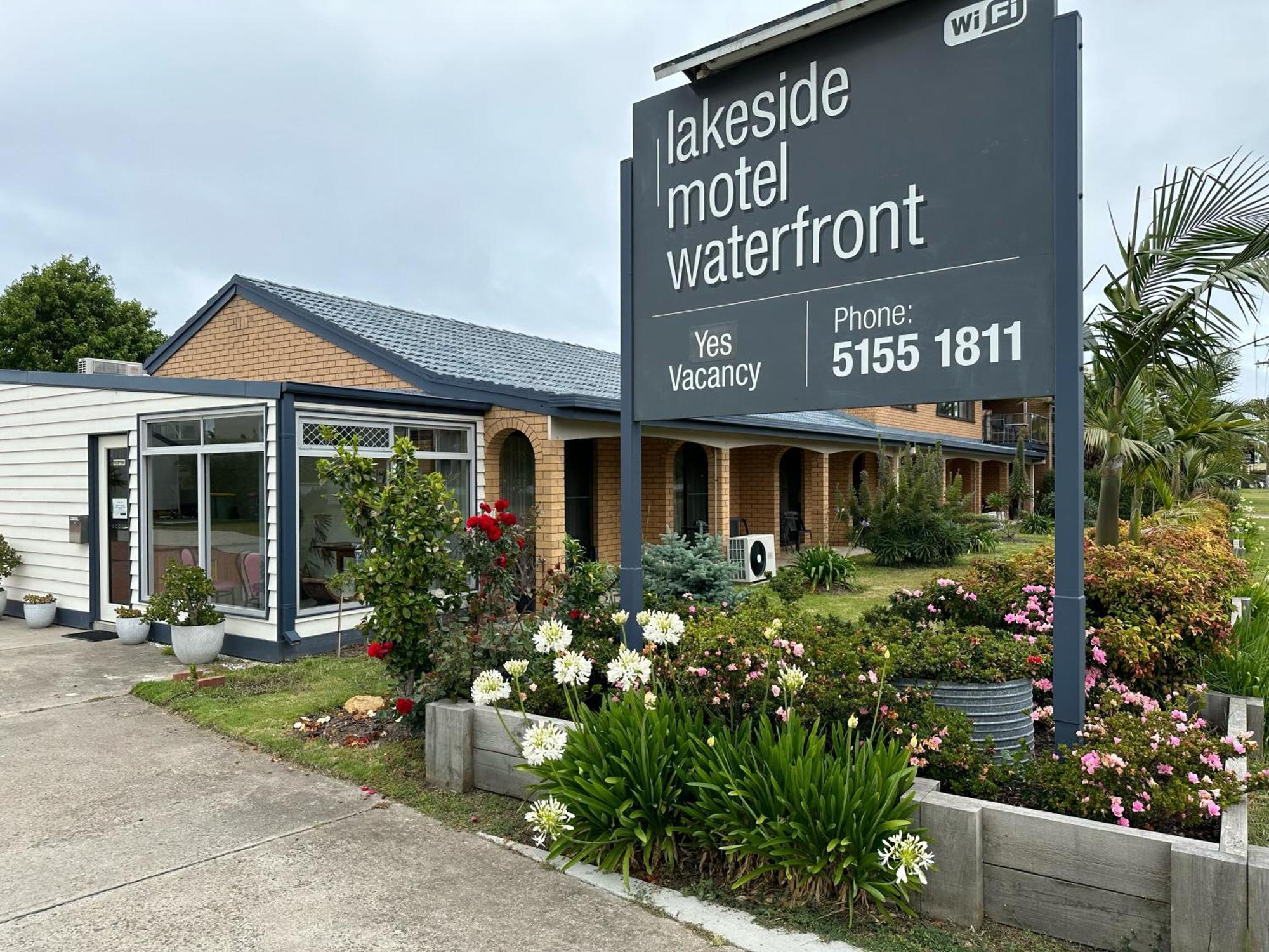 Lakeside Motel Waterfront Lakes Entrance Exterior foto